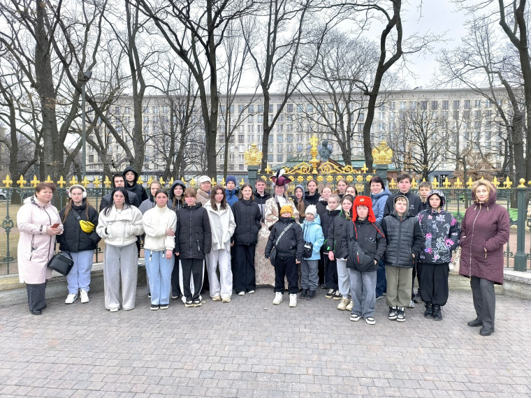 На весенние каникулы в Санкт-Петербург.